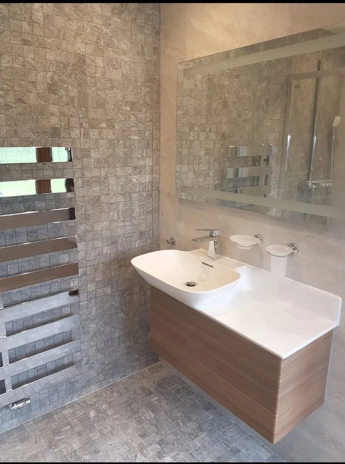 Residential Interiors — photograph 4 of 8